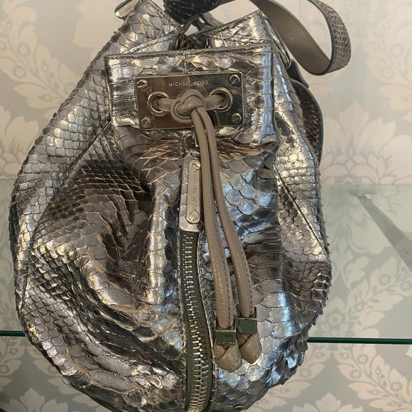 MICHAEL KORS/ITALY Metallic Python Silver Snake Skin Leather Shoulder Bag - Picture 6 of 17